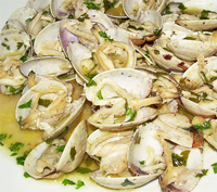 Almejas en salsa