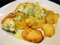 Bacalao con almendra y patatas laminadas
