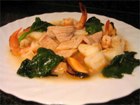 Caldereta de pescado y marisco al cava