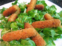 Canónigos con palitos de mozarella