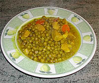 Carne con guisantes