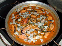 Cataplana de arroz marinero 