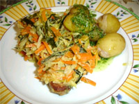 Chuletas con papas arrugas y mojo verde