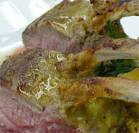Chuletas de cordero con salsa baldounsiye