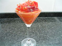 Copa de gelatina de tomate