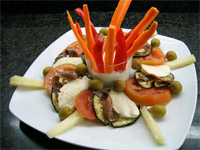 Ensalada variada con crudites al yogur