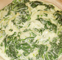 Espinacas con bechamel y nueces