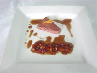 Foie templado con melocotón caramelizado 