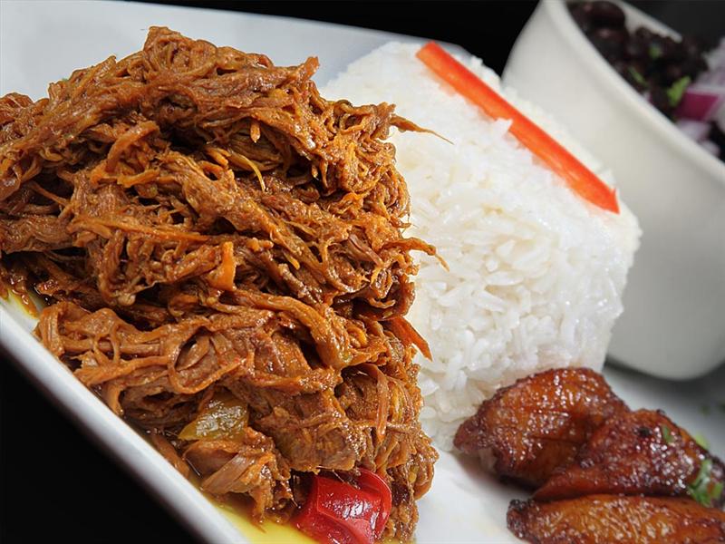 LA ECLÉCTICA Y CONTUNDENTE COCINA CUBANA