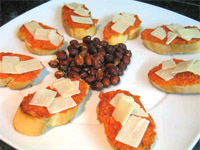 Montaditos de sobrasada y parmesano