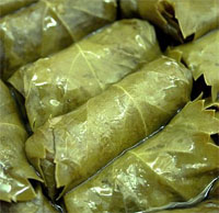 Niños envueltos en hoja de parra