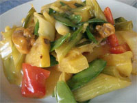 Pollo Saltado con Piña