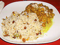 Pollo al curry con arroz basmaty