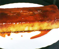 Puding de melocotón en almíbar