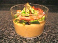 Puré de verduras con bacón y espárragos