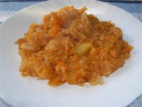 Repollo rehogado con patatas y jamón