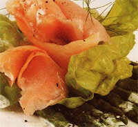 Revuelto de espárragos con salmón ahumado