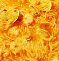 Sopas de ajo con gambas y chirlas