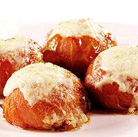 Tomates rellenos con carne y bechamel