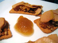 Tostas de manzana con virutas de foie